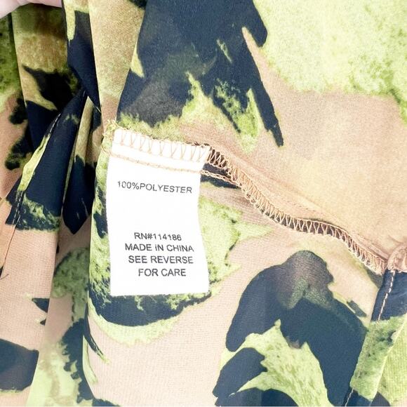 Adyson Parker Tiered Ruffle Printed Blouse 1X - Picture 7 of 7